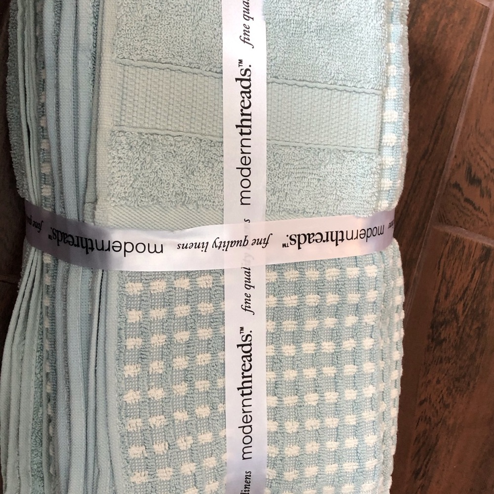 Modern Threads grey taupe towel set luxe NWT